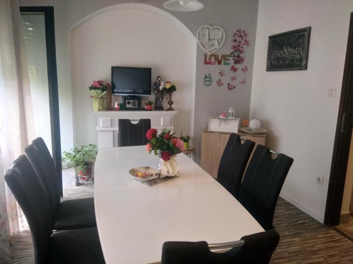 Marina Gloria Apartment Zadvorsko ภายนอก รูปภาพ